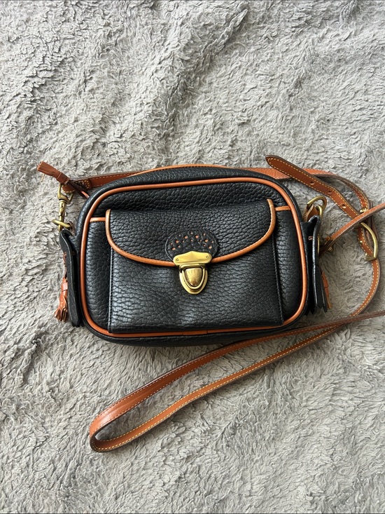 Dooney & Bourke Handbags - Dooney & Bourke Vintage Leather Kilty Crossbody bag